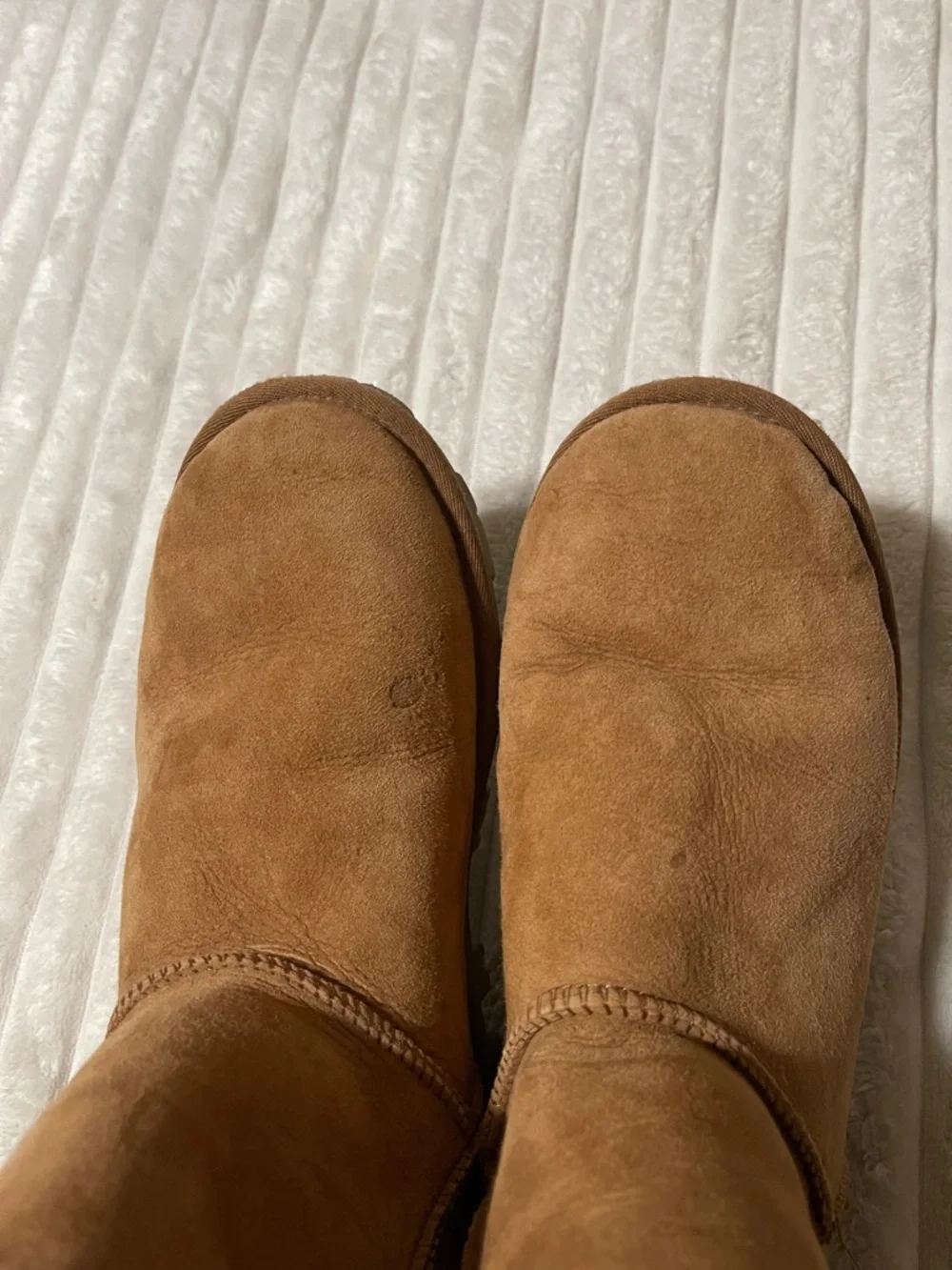 UGG Essential Short Classic Boot | Size 10